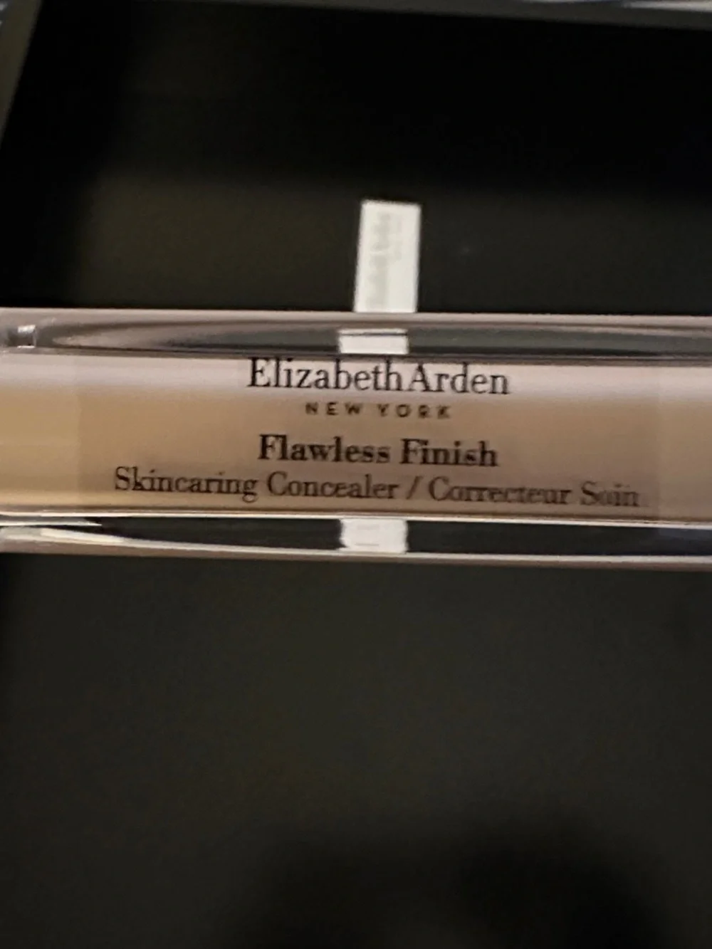 Elizabeth Arden Flawless Finish Skincaring Concealer - Shade 245